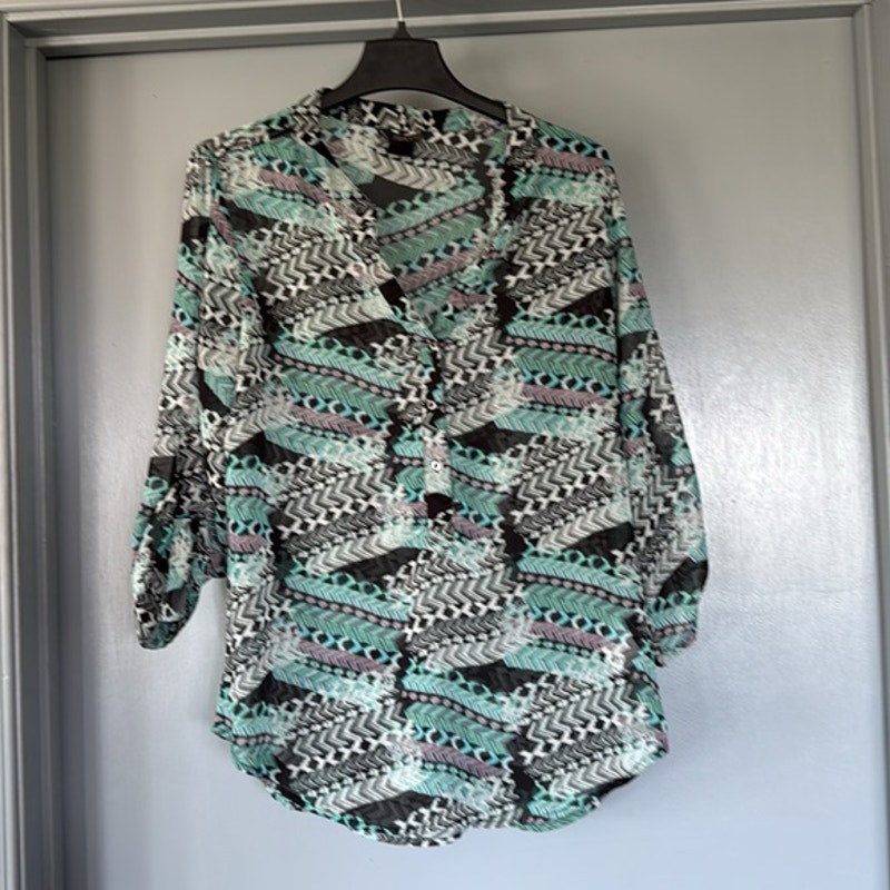 Rock 47 Sheer Geo Sz L Women's Pullover V-Neck 3 Button Top 3/4 Sleeve